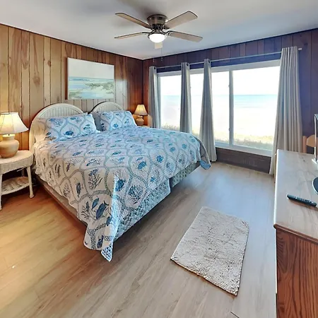 Oceans Edge Vila